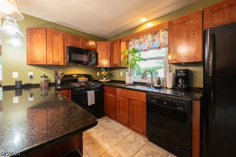 34 Mckinley Pl Property Photo 14