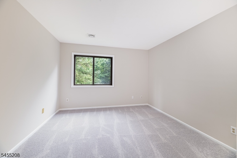 3 Point O Woods Ter 2 2 Property Photo 17