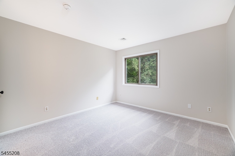 3 Point O Woods Ter 2 2 Property Photo 18