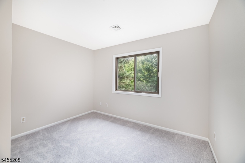 3 Point O Woods Ter 2 2 Property Photo 19