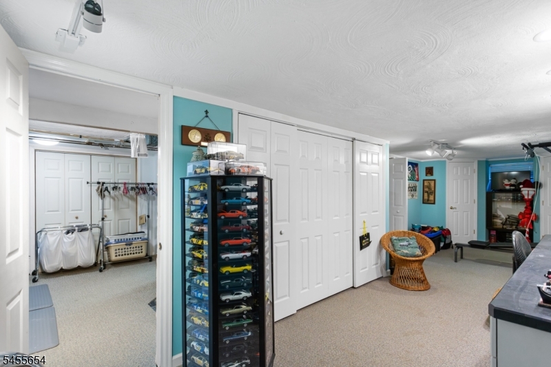 5 Corsi Rd Property Photo 15