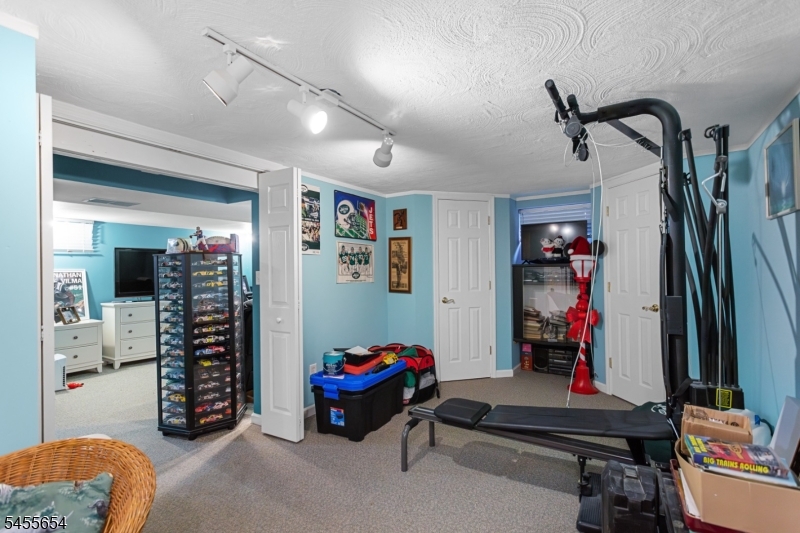 5 Corsi Rd Property Photo 16