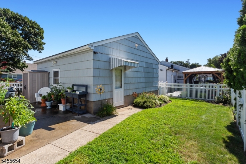 5 Corsi Rd Property Photo 24