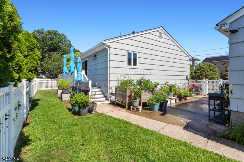 5 Corsi Rd Property Photo 26