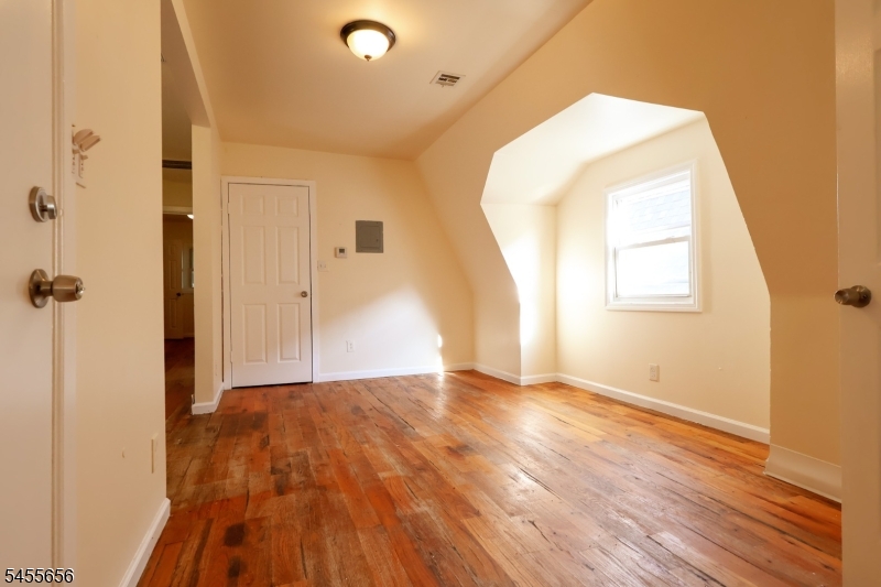 112 Chadwick Ave 3 Property Photo 4