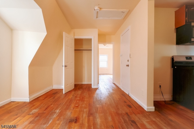 112 Chadwick Ave 3 Property Photo 5