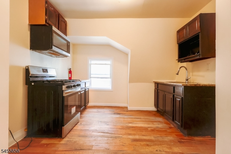 112 Chadwick Ave 3 Property Photo 6