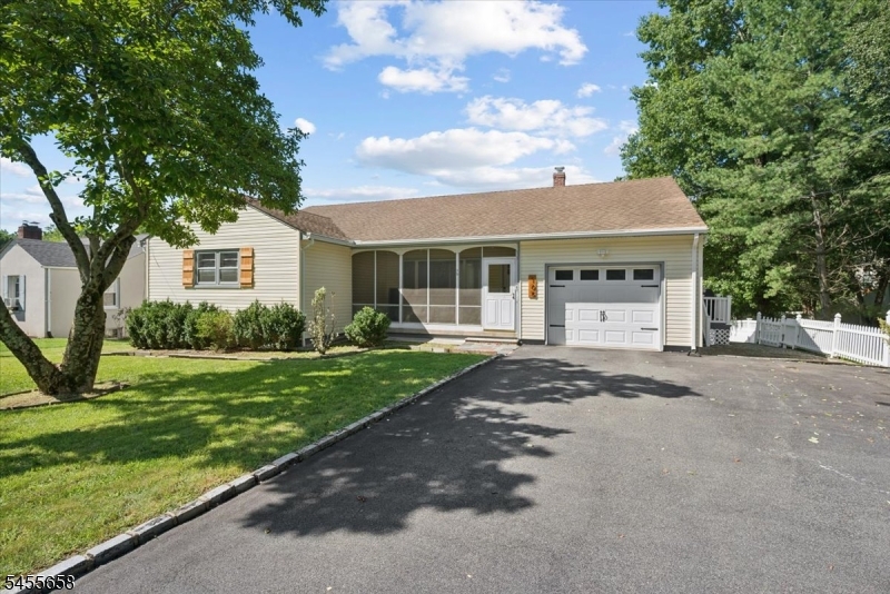 105 Parsippany Rd Property Photo 2