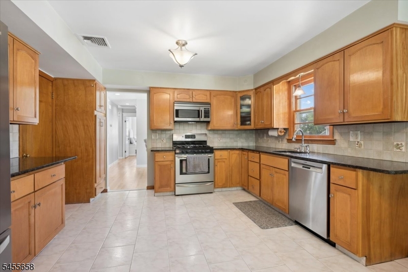 105 Parsippany Rd Property Photo 14