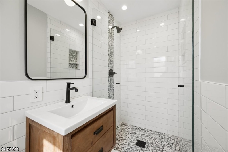 105 Parsippany Rd Property Photo 25