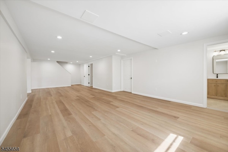 105 Parsippany Rd Property Photo 28