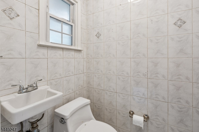 12 Wilson Ter Property Photo 17