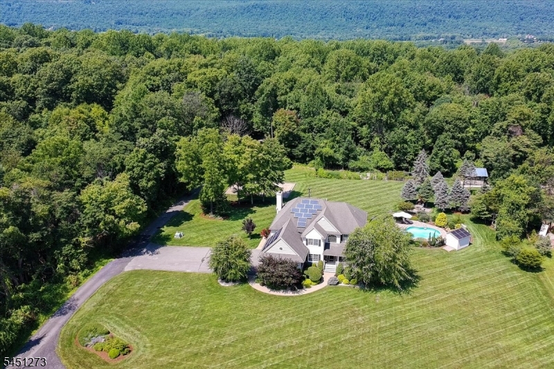 54 W Valley Brook Rd Property Photo 3