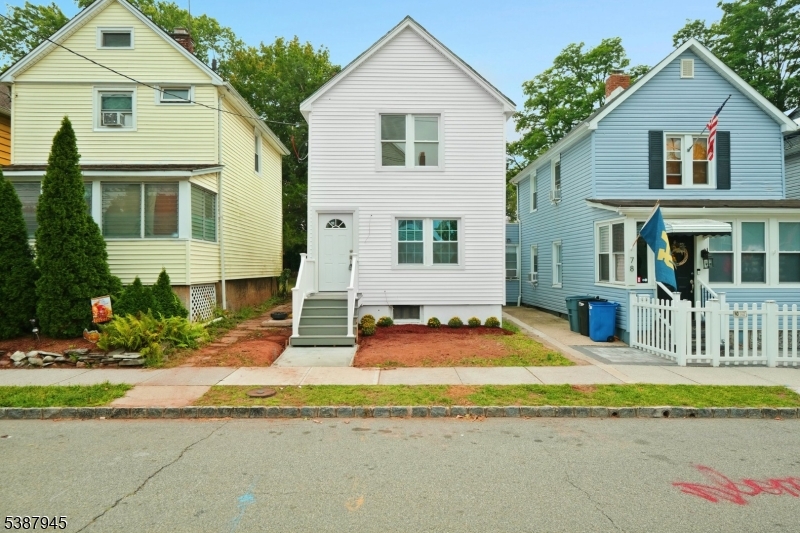 76 Mitchell St Property Photo 2