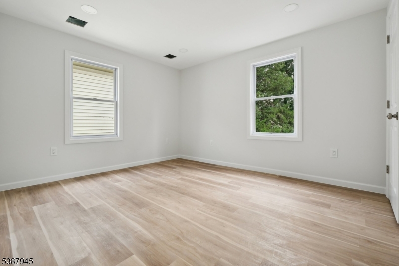 76 Mitchell St Property Photo 16