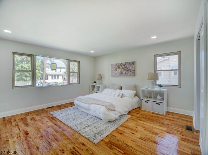 156 W Lincoln Ave Property Photo 11