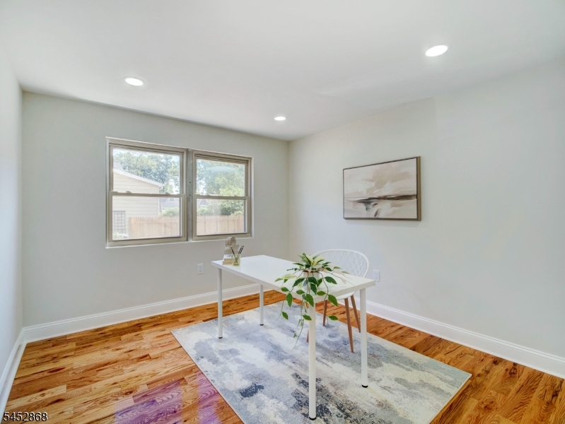 156 W Lincoln Ave Property Photo 12