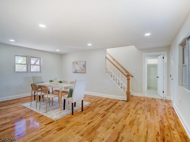 156 W Lincoln Ave Property Photo 15