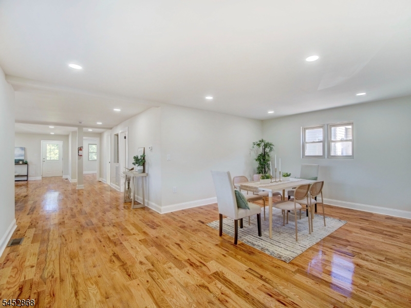 156 W Lincoln Ave Property Photo 16