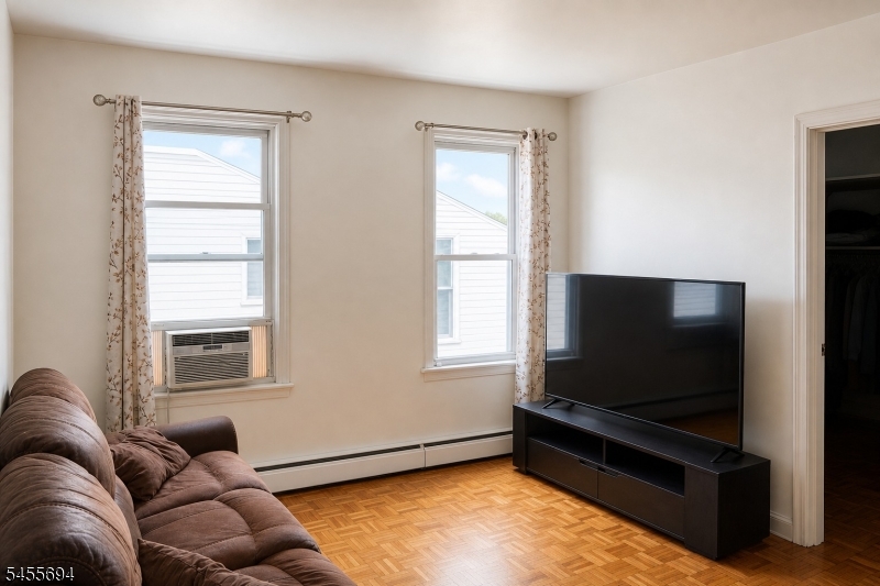100 Maple St Property Photo 17