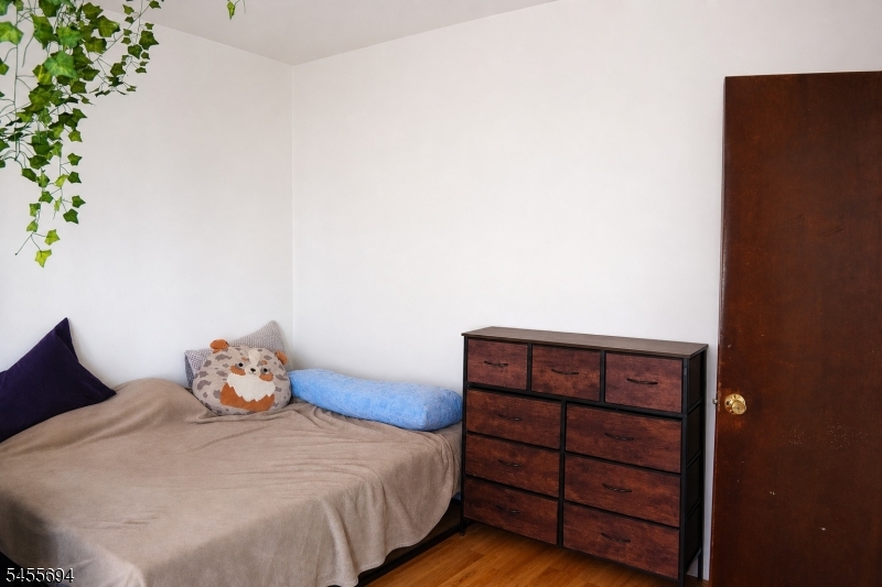 100 Maple St Property Photo 18