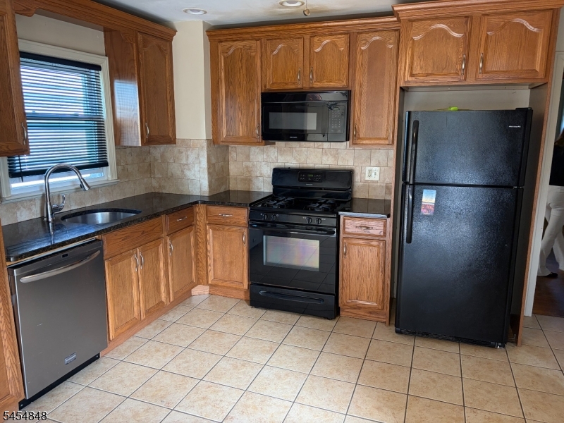 116 Giles Ave Property Photo 3