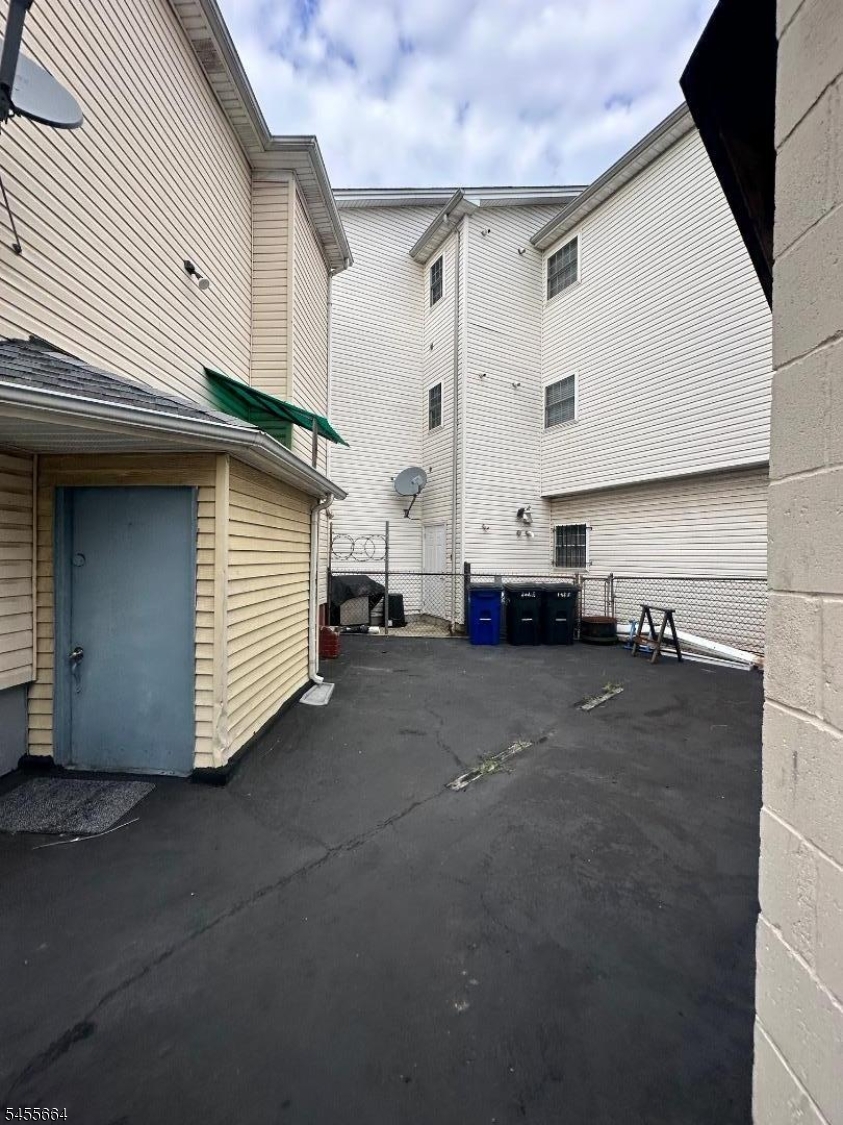 591 Meadow St 2 Property Photo 5