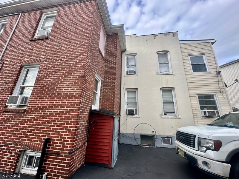 591 Meadow St 2 Property Photo 6