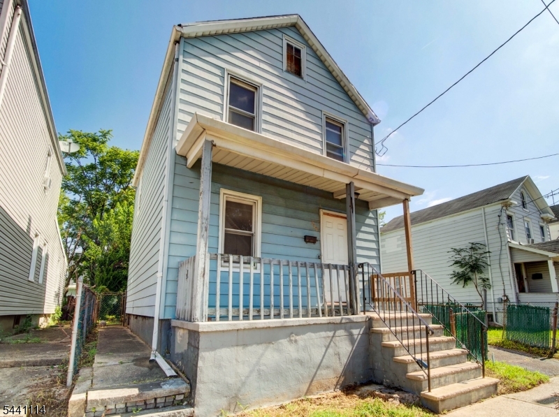 220 William St Property Photo 2