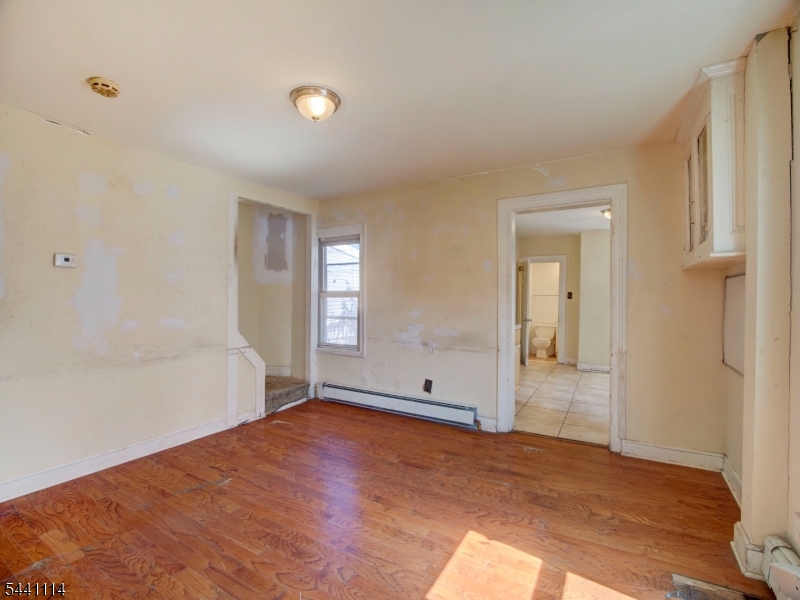 220 William St Property Photo 3