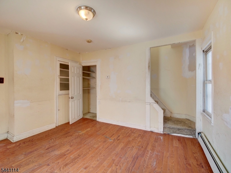 220 William St Property Photo 4