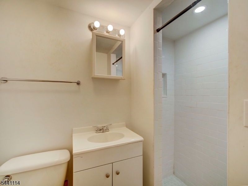 220 William St Property Photo 7