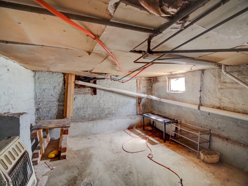 220 William St Property Photo 13