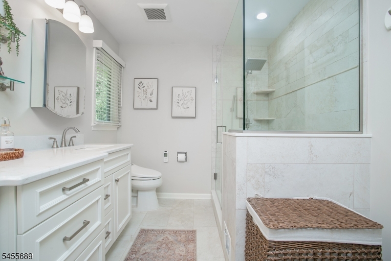 17 Colonel Evans Dr Property Photo 28