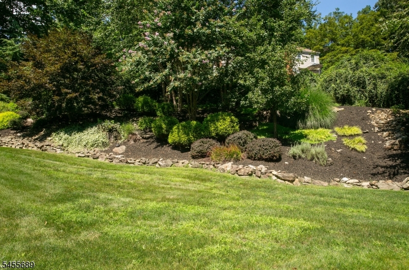 17 Colonel Evans Dr Property Photo 41