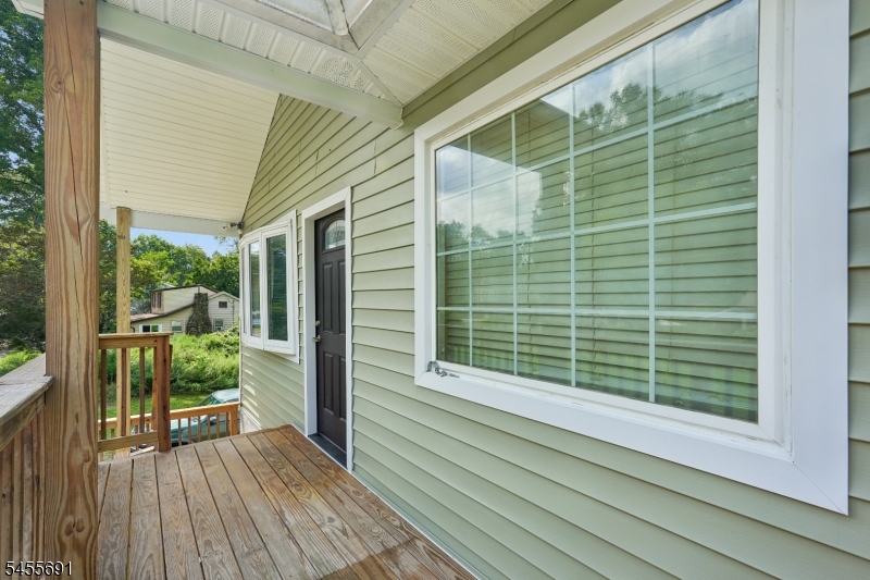 307 Boulevard Dr Property Photo 4