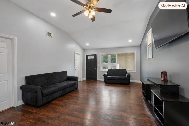 307 Boulevard Dr Property Photo 6