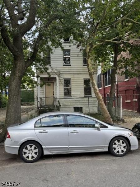 36 Sunset Ave Property Photo 2