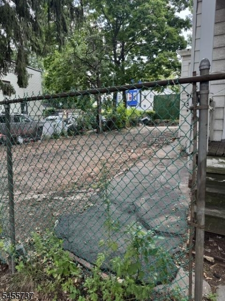 36 Sunset Ave Property Photo 4