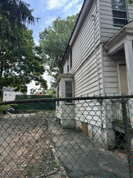 36 Sunset Ave Property Photo 5