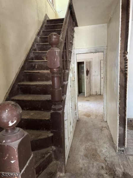 36 Sunset Ave Property Photo 6