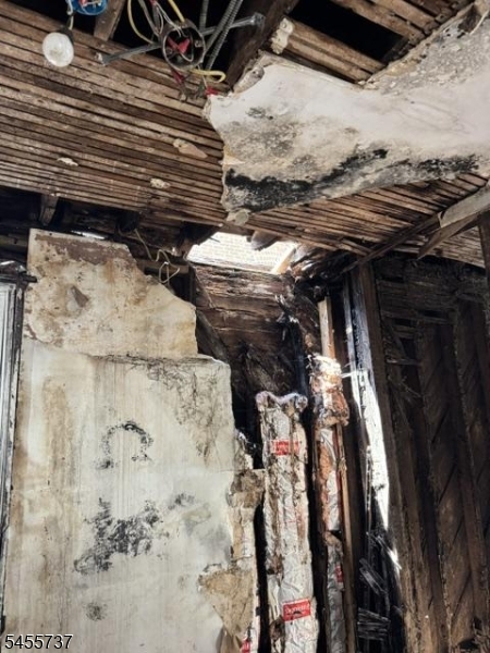 36 Sunset Ave Property Photo 14