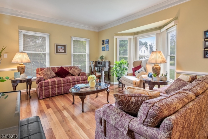 2 Fells Ln Property Photo 10