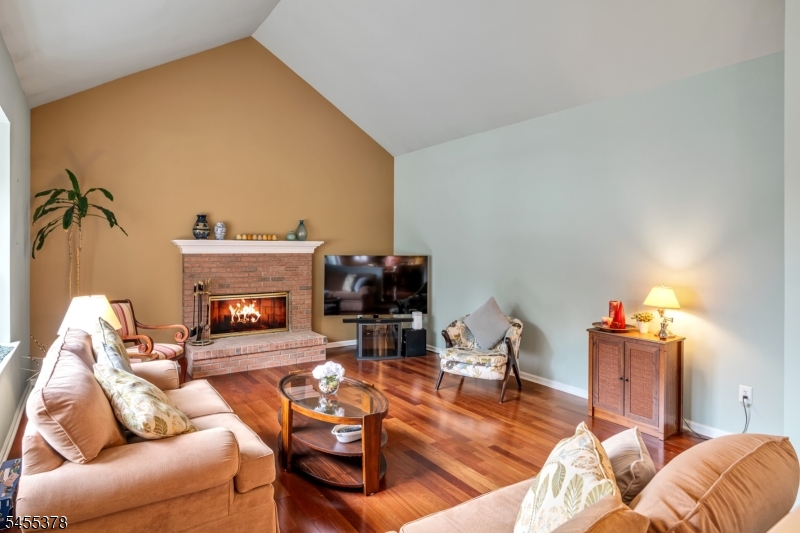2 Fells Ln Property Photo 19