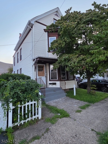 161 Ryerson Ave Property Photo 1