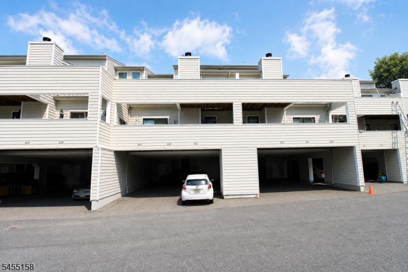 820 Topsail Ln Property Photo 10