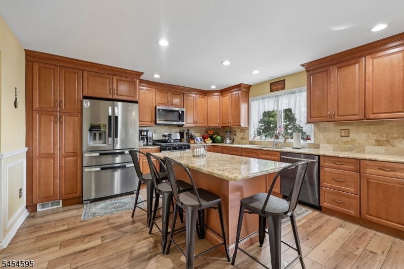 17 Rosenbrook Dr Property Photo 12