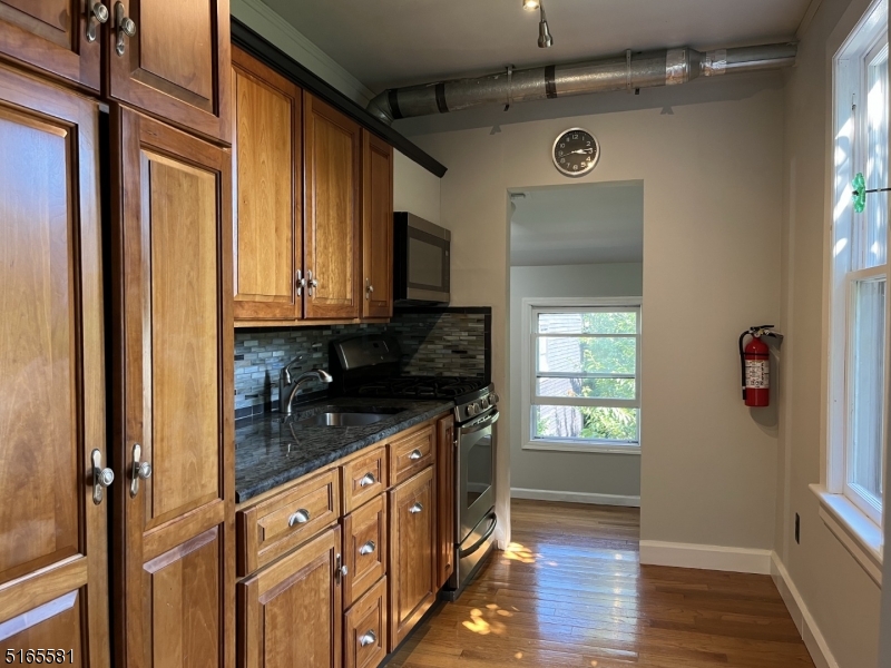 33 Drakestown Rd Property Photo 5