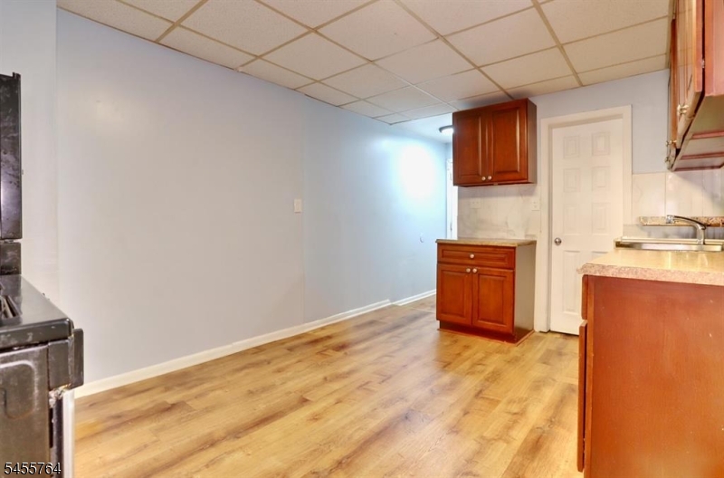 5 Salter Pl 1 Property Photo 2