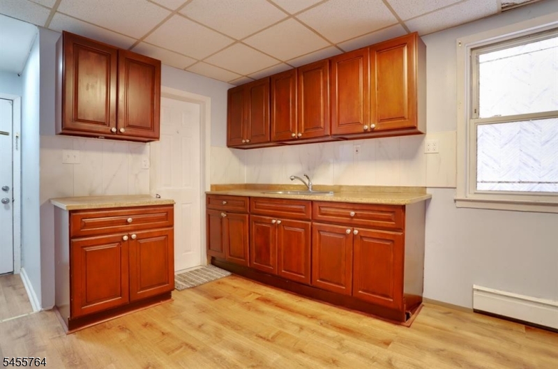 5 Salter Pl 1 Property Photo 3